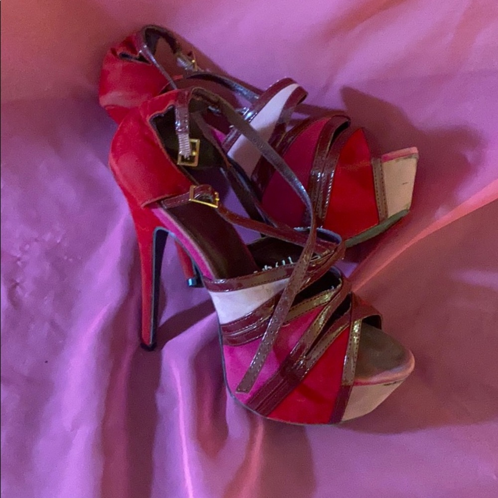 Heels - Picture 3 of 4